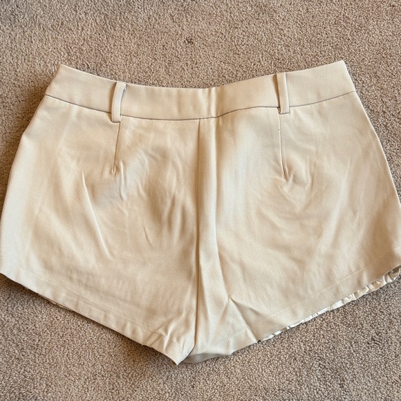 High Waist Cream Ruffle Shorts - Picture 8 of 8